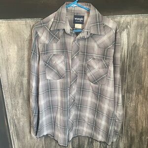 Wrangler Men's Black and White Plaid Button Down Shirt